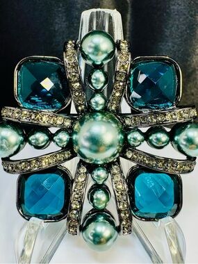 Vintage JNY Teal Pearl & Ocean Blue Crystal Statement Brooch